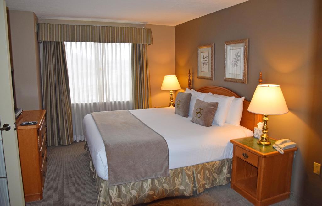 Stone Gate Inn Orillia Esterno foto