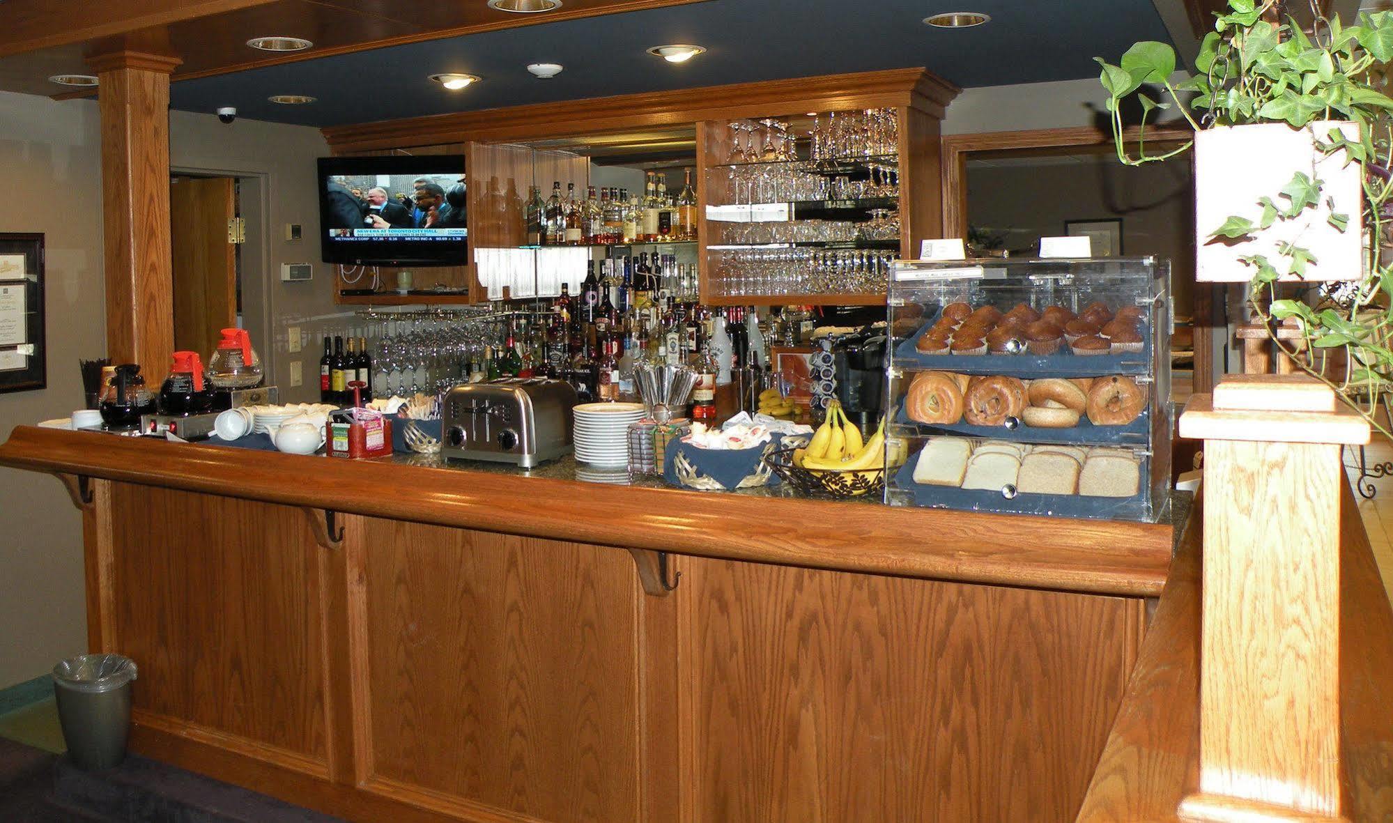 Stone Gate Inn Orillia Esterno foto